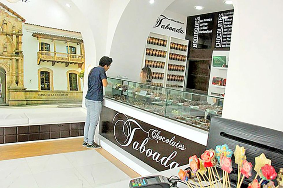 CHOCOLATES. Tiendas de las empresas Para Ti y Taboada en la ciudad de Sucre.