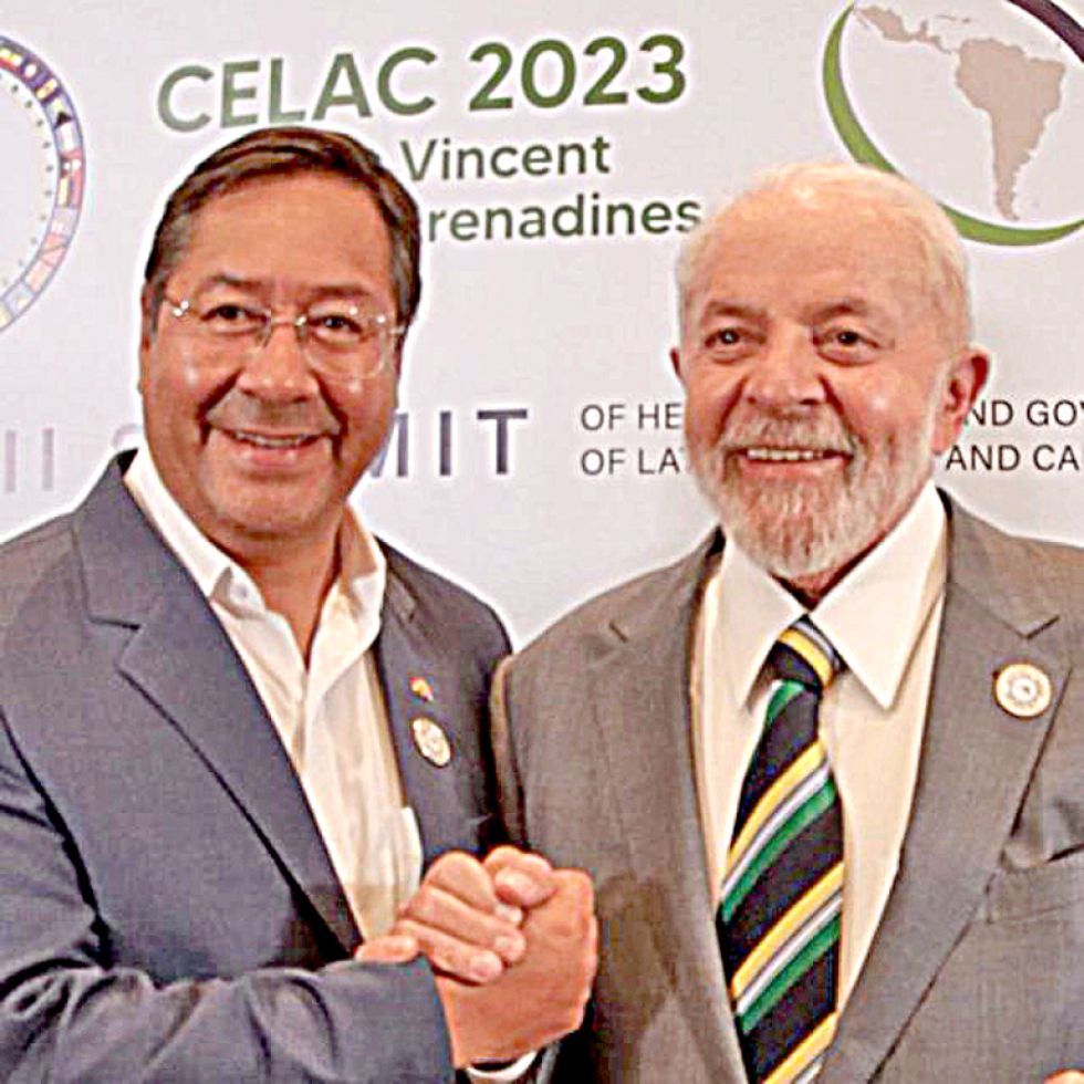 ENCUENTRO. Los presidentes de Bolivia Luis Arce y de Brasil Luiz Inácio Lula da Silva.