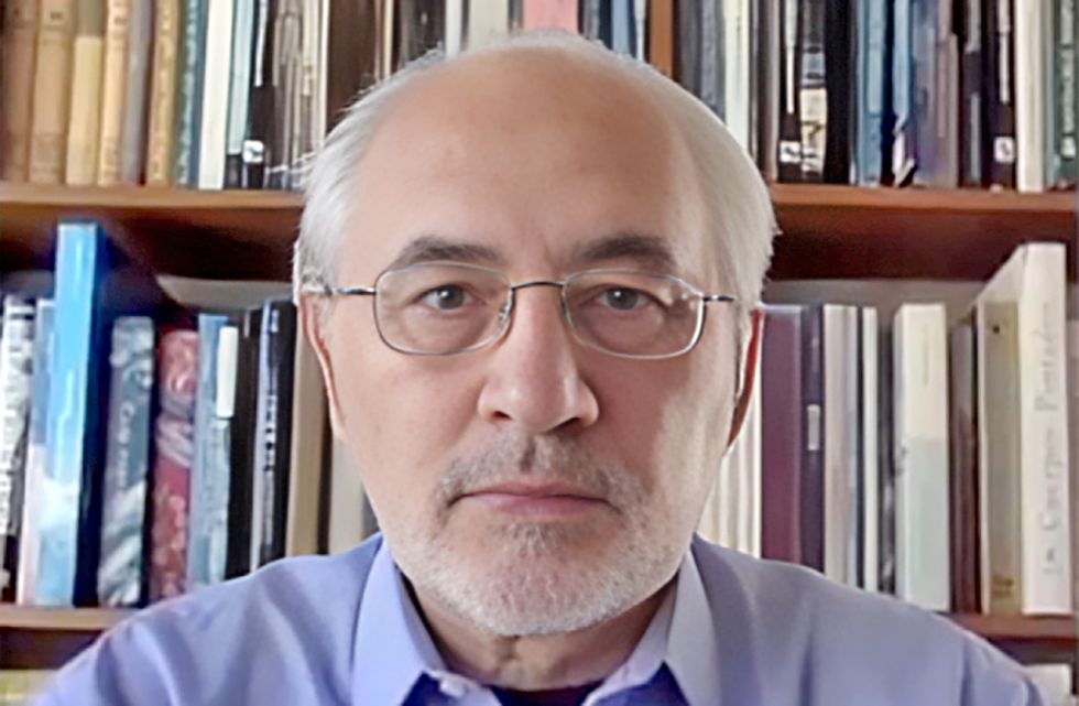 EXPRESIDENTE. Carlos Mesa durante una entrevista este miércoles en Correo del Sur Radio.