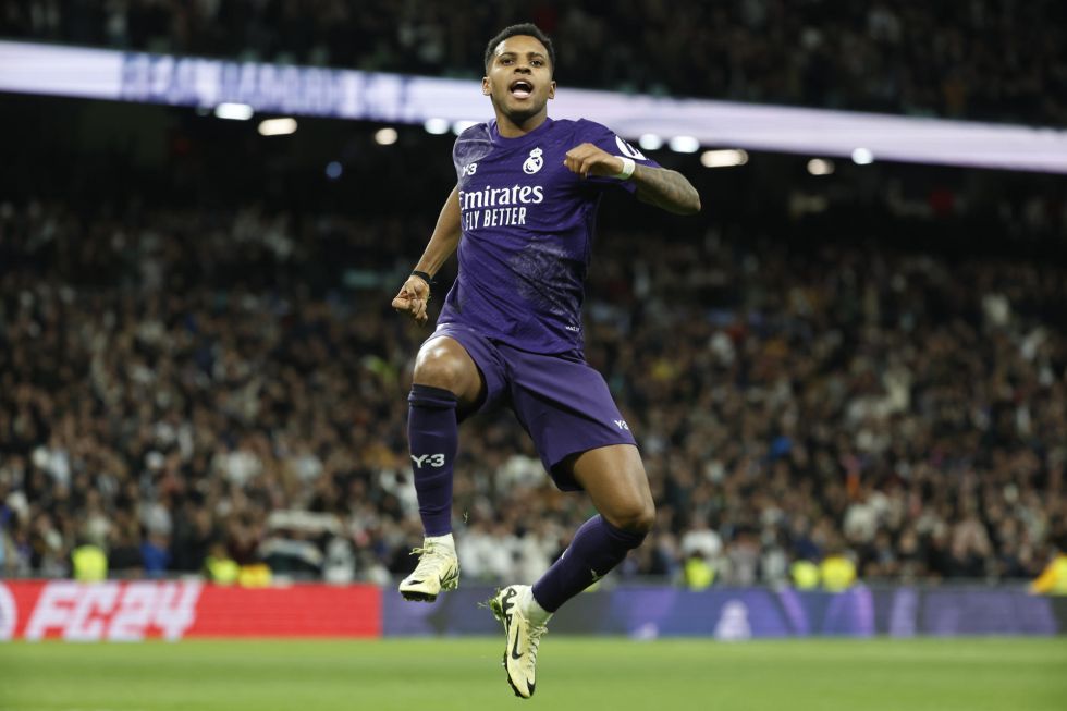 El delantero brasileño del Real Madrid Rodrygo Goes celebra su segundo gol frente al Athletic Club.