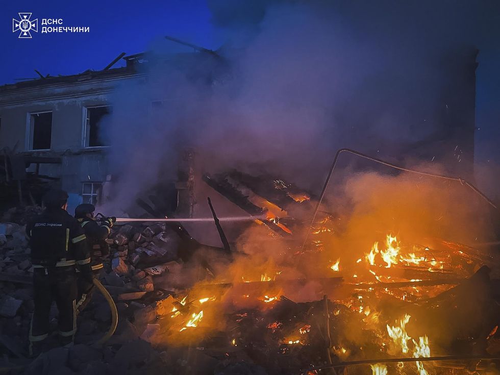 Los daños tras un bombardeo en Hirnyk, distrito de Pokrovsk, región de Donetsk, Ucrania, 28 de marzo de 2024.