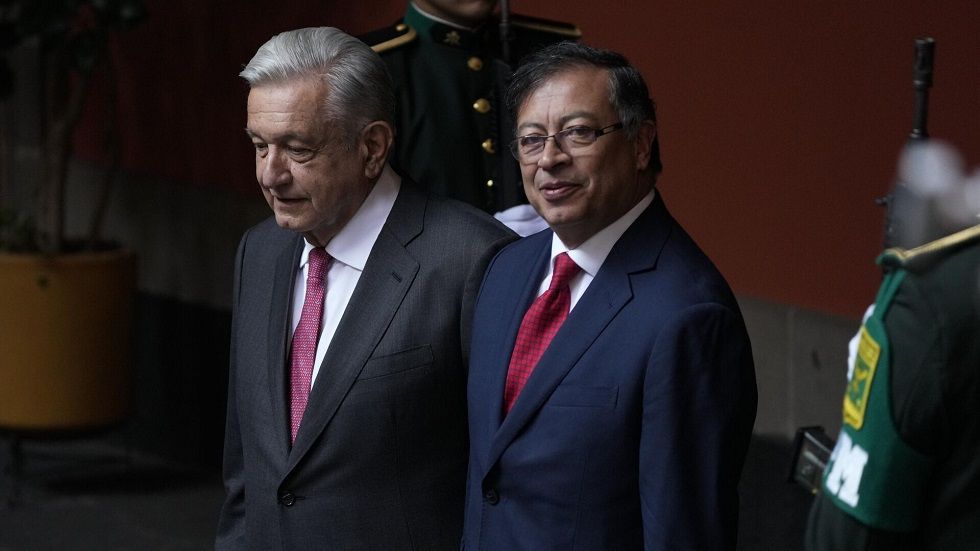 Los presidentes de México, Andrés Manuel López Obrador (i), y de Colombia, Gustavo Petro.
