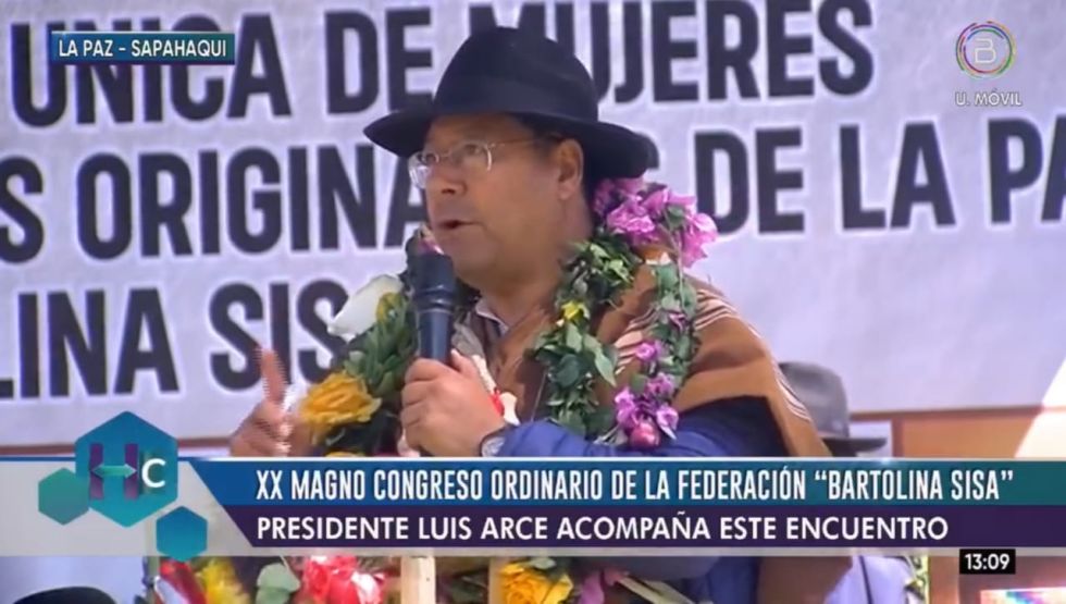 El presidente Luis Arce, durante su discurso en el congreso de las Bartolinas de La Paz, este domingo.