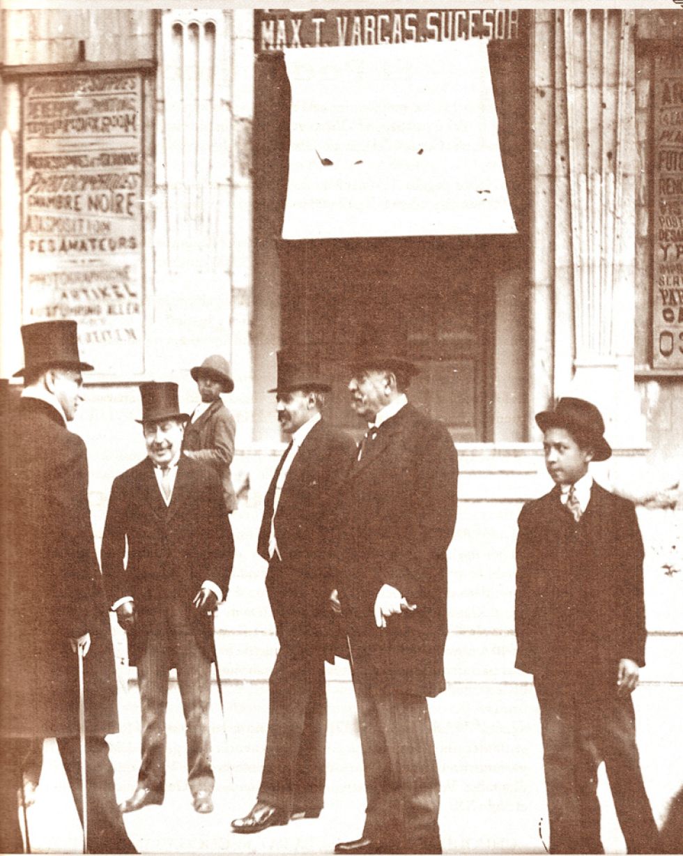 La moda de vestir de los varones en los primeros años del siglo XX en Potosí.