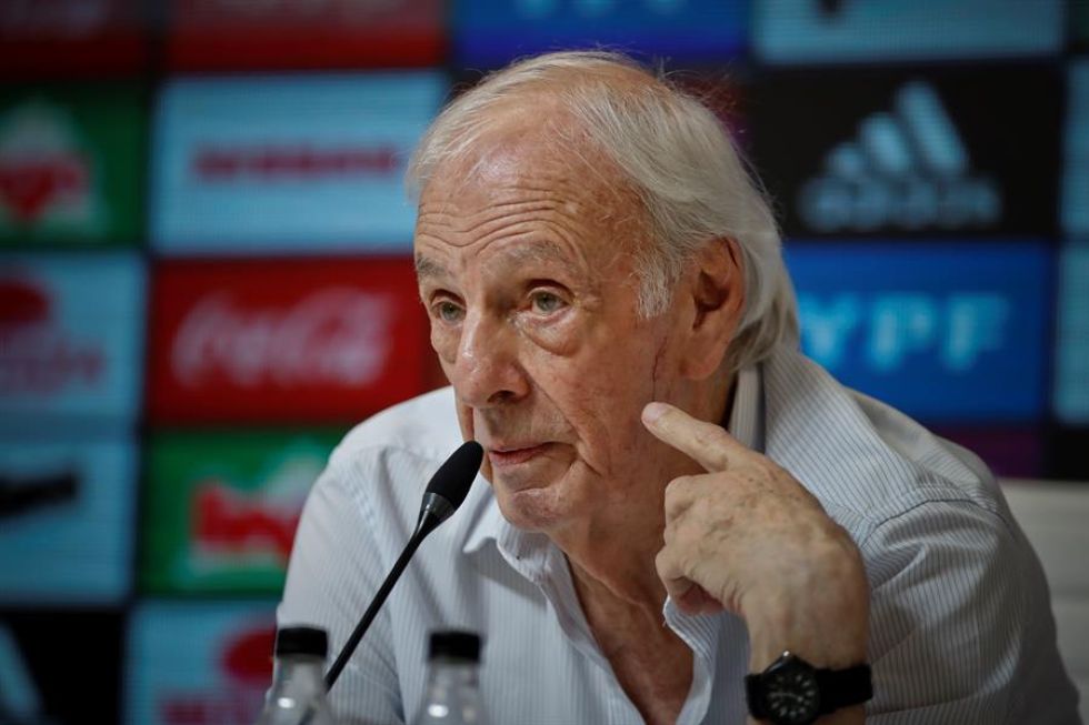 César Luis Menotti se desempeñaba como director de Selecciones Nacionales de Argentina. 