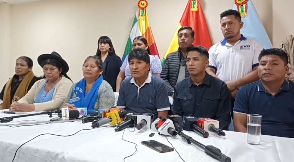La conferencia de prensa de Evo Morales y dirigentes del Trópico de Cochabamba.