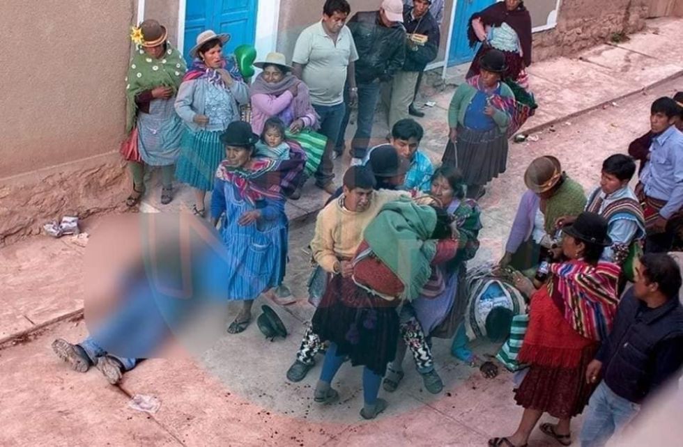 Una de las imágenes que circula en las redes sobre el Runa Tinku en el municipio de Sacaba, Cochabamba.