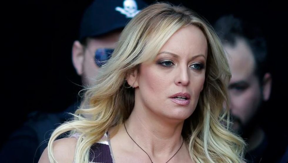 La actriz porno Stormy Daniels, quien supuestamente tuvo una aventura con el expresidente Donald Trump,