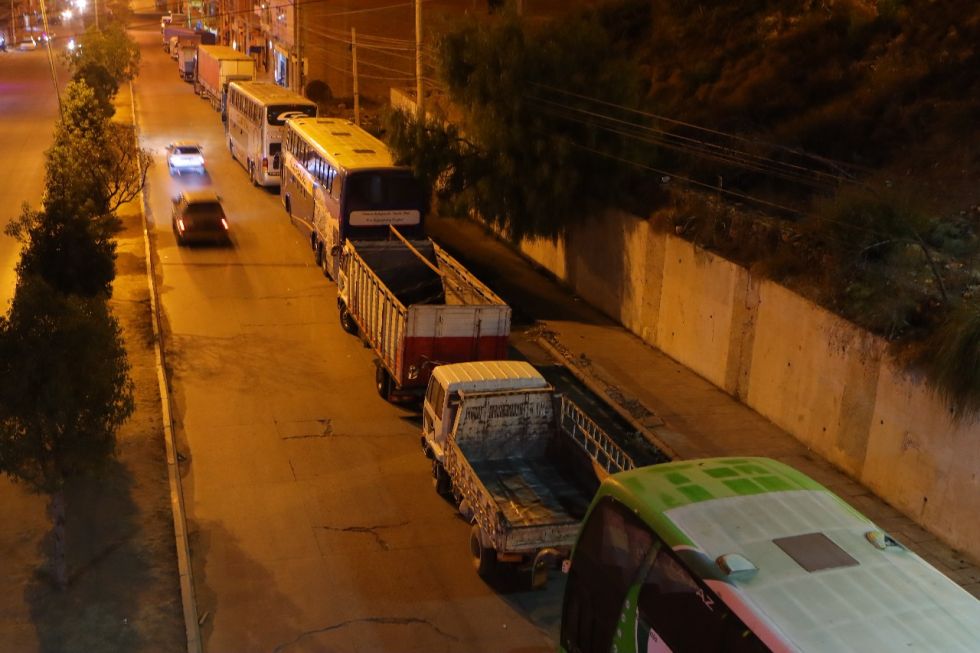 En Sucre también se formaron filas en inmediaciones de los surtidores. 