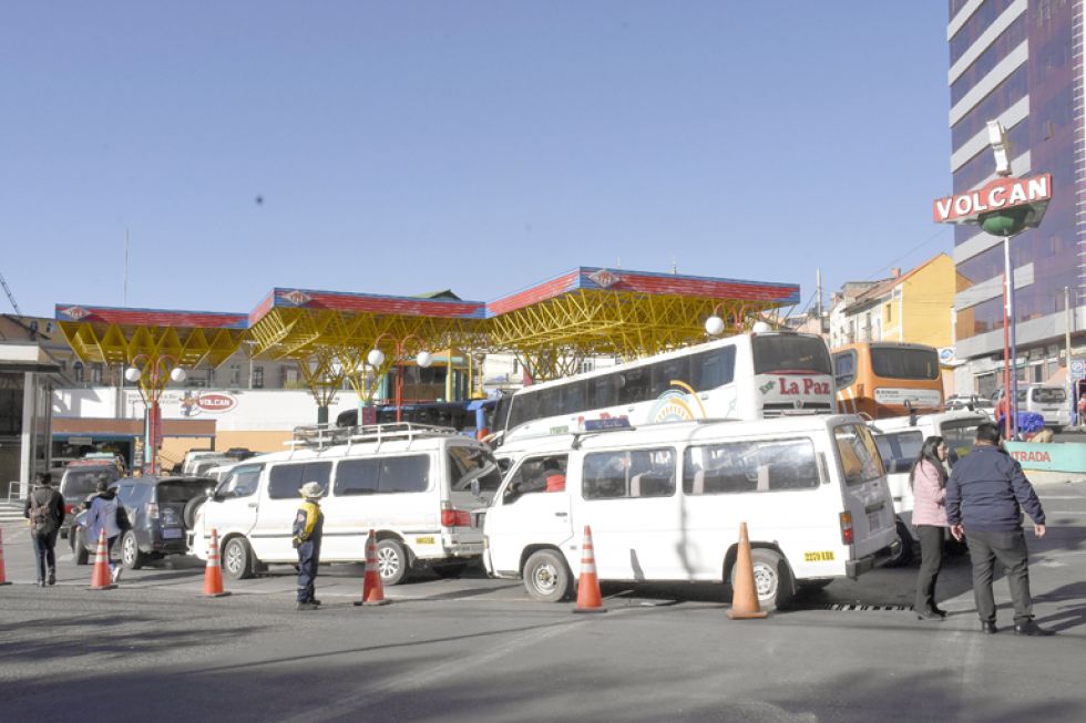 COMBUSTIBLES. Aseguran que se fueron despejando las filas de las gasolineras.