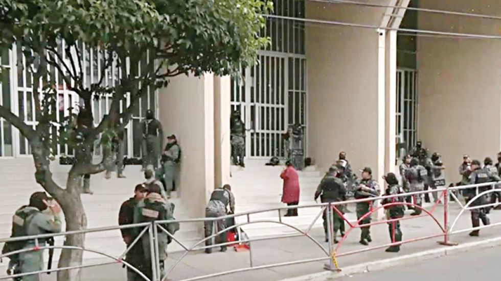 PENDIENTE. Los magistrados del TCP tramitan los RDN en contra del Presidente del Senado.