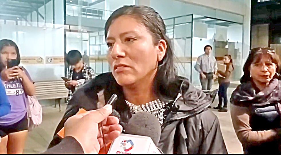 JUSTICIA. La madre de Darla, Mercedes Sossa, habló con los medios de comunicación después de conocer la sentencia la noche de este miércoles.