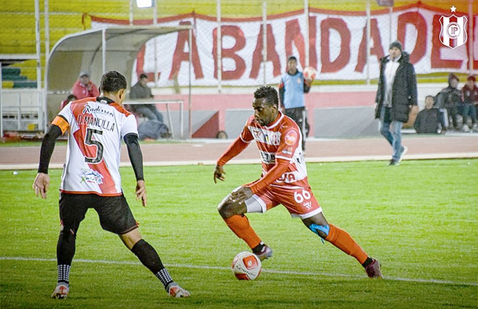 Un pasaje del amistoso disputado en el estadio Patria.