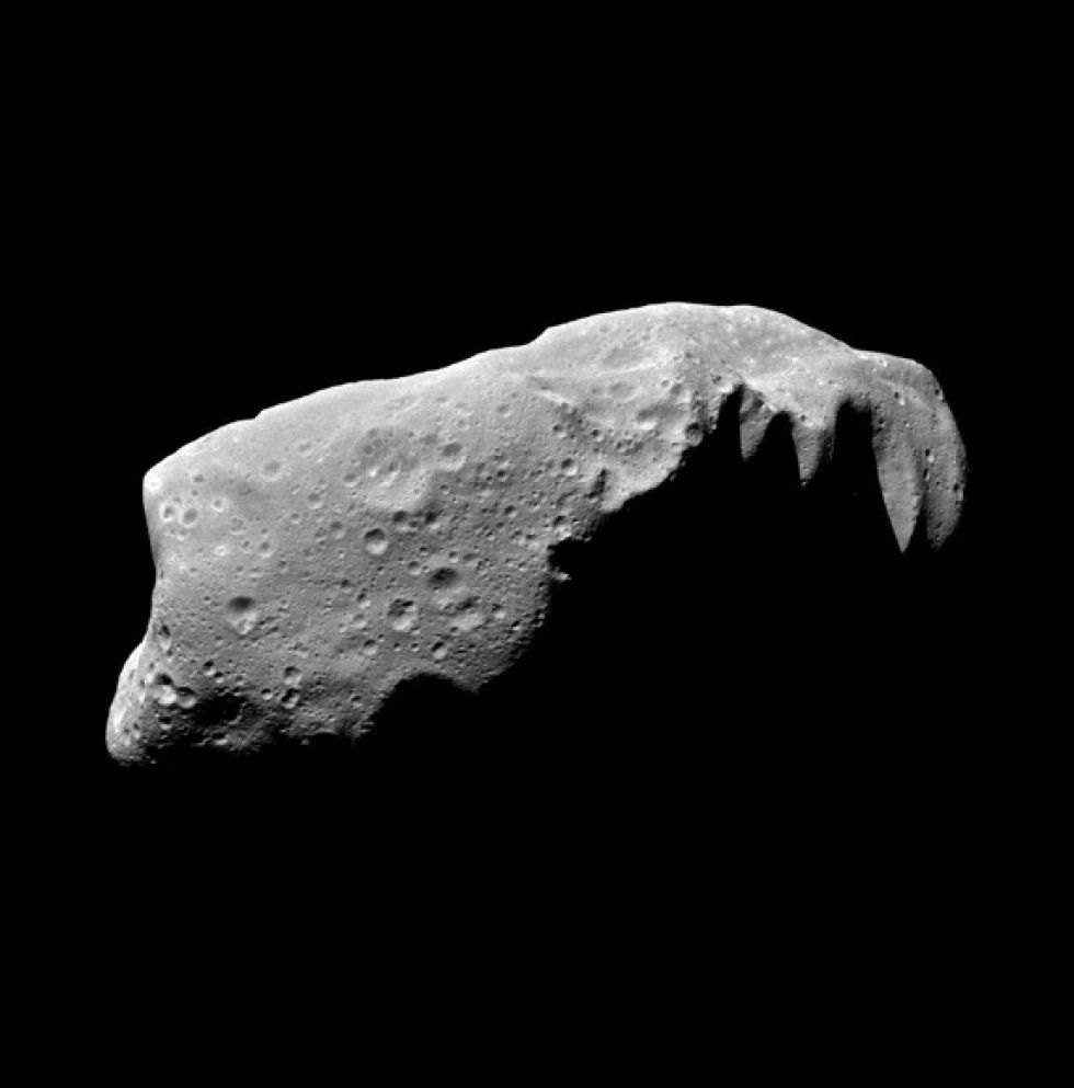 ESPACIO. Primer plano del asteroide Ida tomado por la nave espacial Galileo de la NASA.