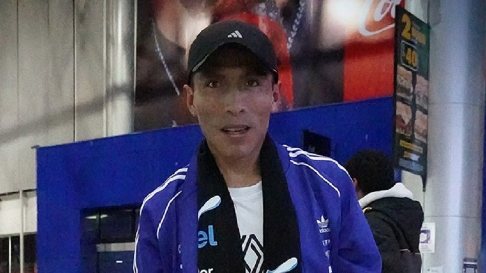 El atleta boliviano Héctor Garibay antes de viajar a París. 