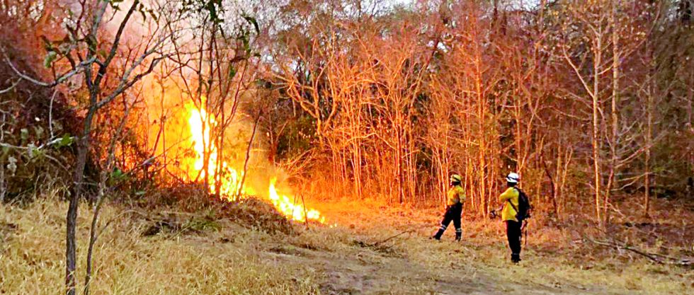 FUEGO. El combate en San Javier.