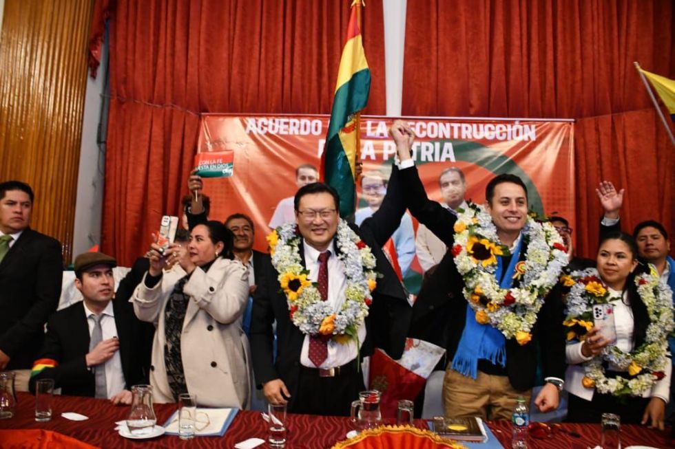 PACTO. Chi y Lara, ayer en La Paz.