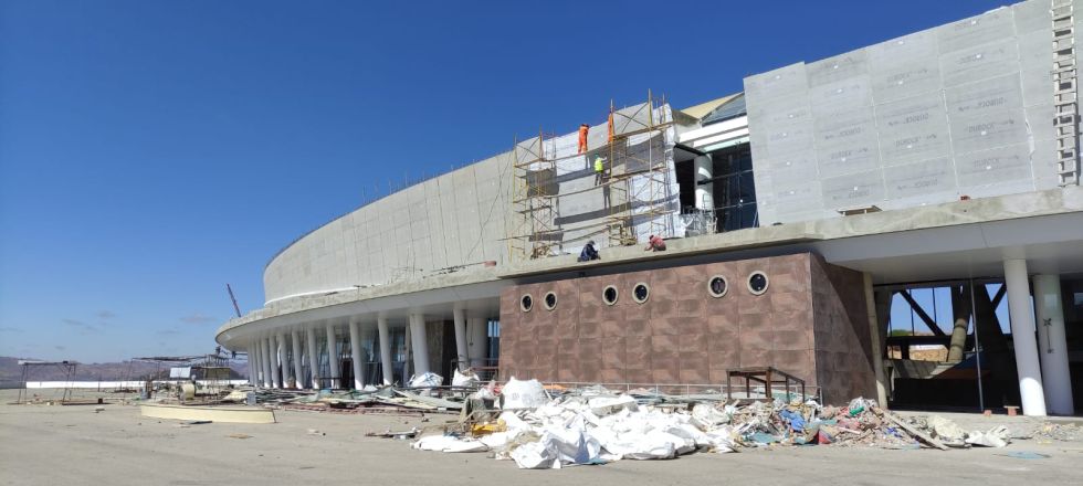 INSPECCIÓN. Vista de uno de los frentes de trabajo en la obra que se construye en Caza y Pesca.