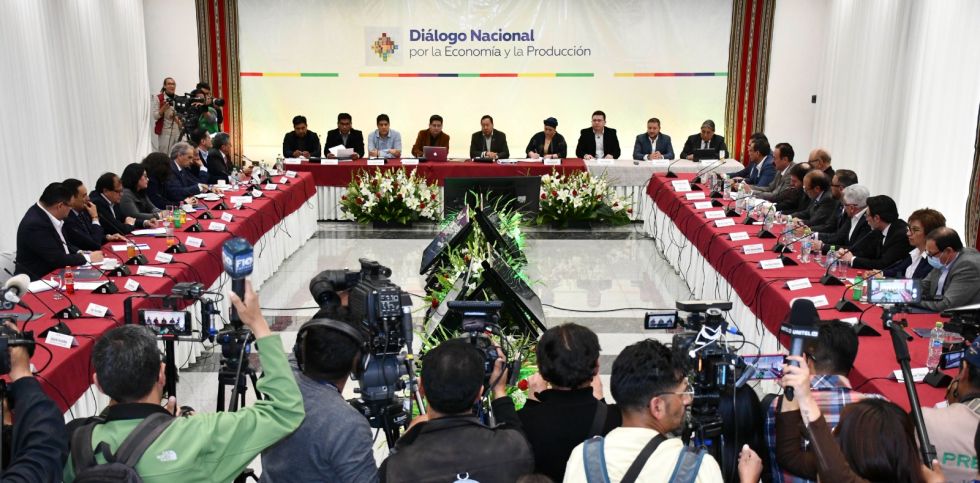 Gobierno y empresarios se reúnen para acordar medidas ante la falta de ...