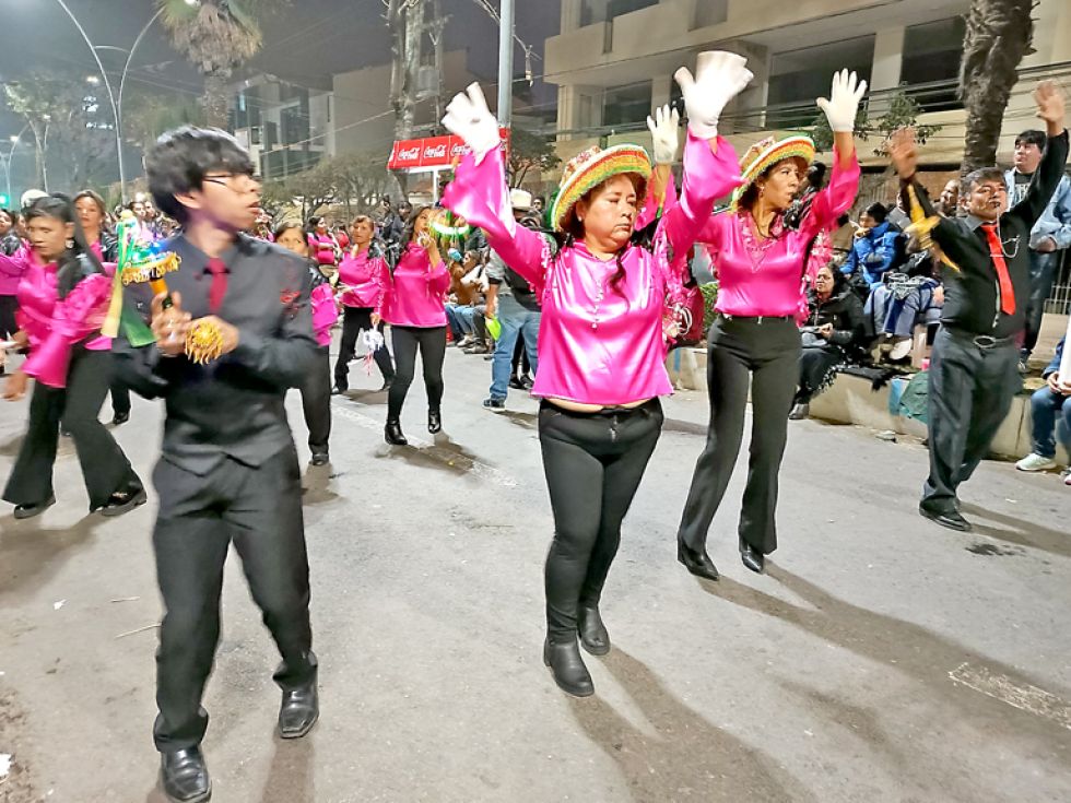 KULLAWADA. Bailarines de la fraternidad Oruro Filial Sucre.