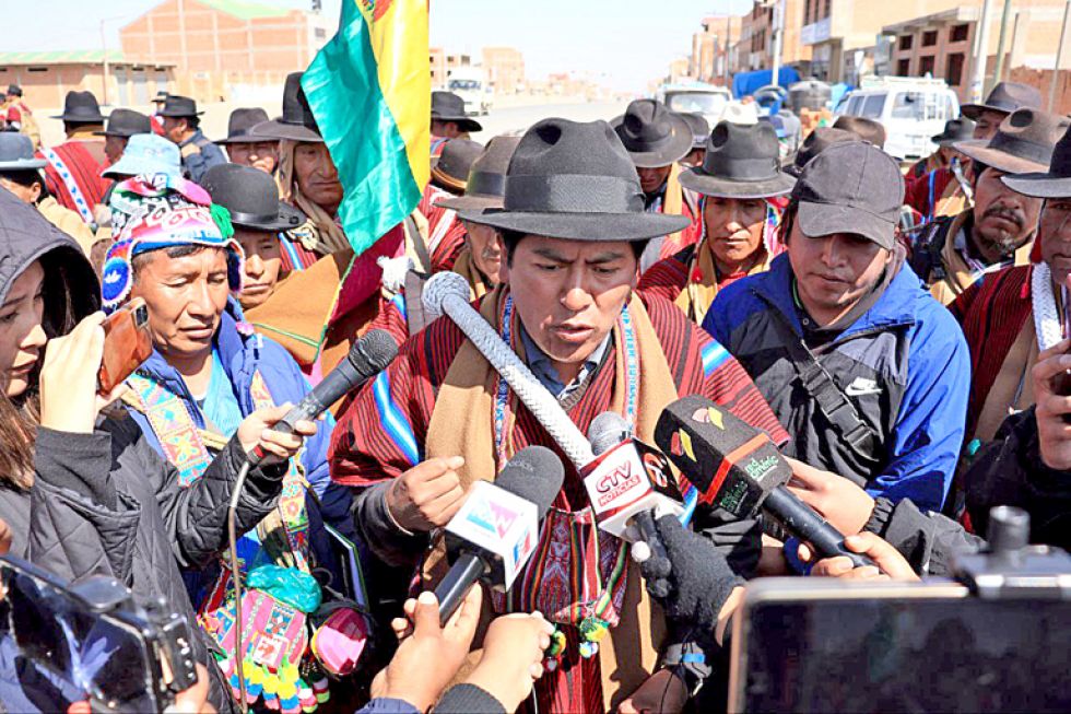 DIRIGENTE. David Mamani, en el bloqueo.