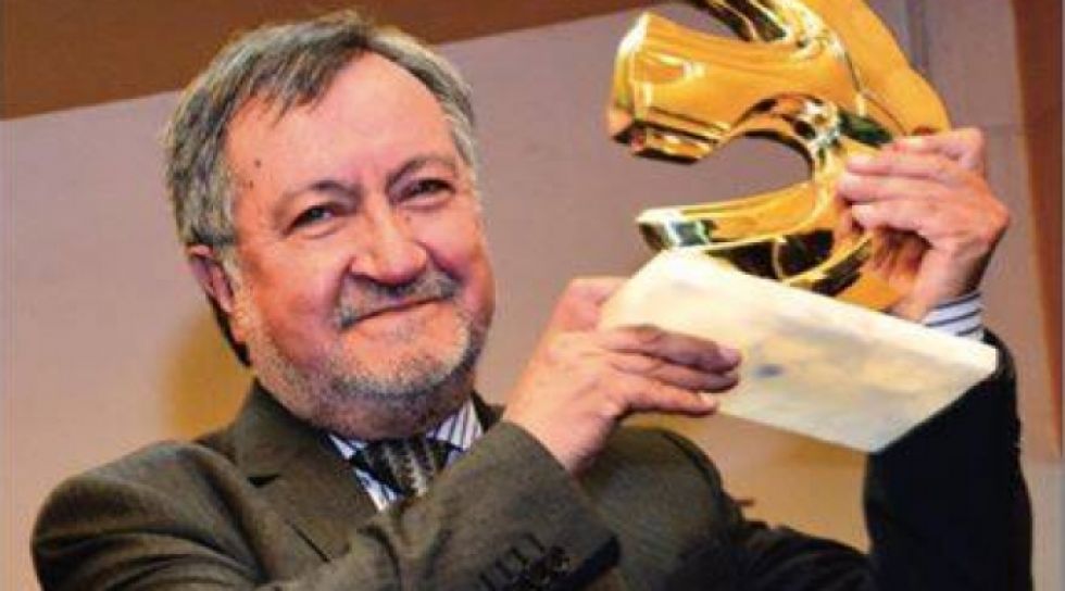 Periodista, excorresponsal de la DPA en varios países, profesor universitario y escritor, Juan Carlos Salazar del Barrio