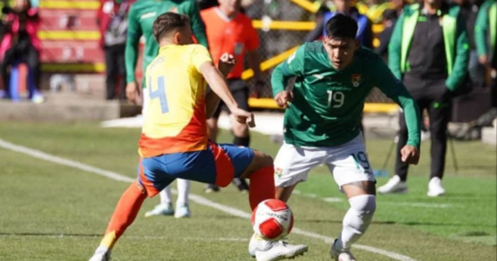 Con la expulsión, Bolivia se ha visto obligada a jugar con 10 hombres.