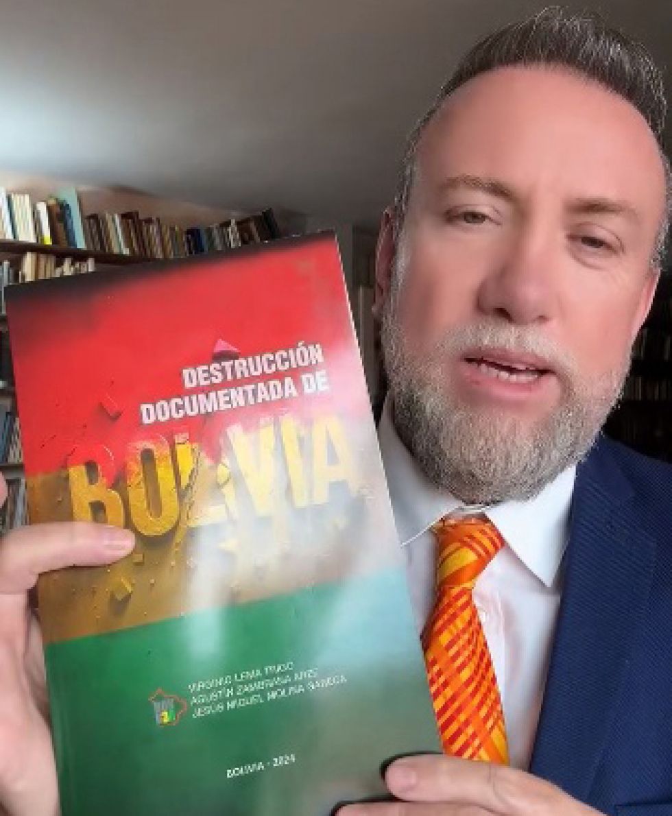 ACTIVISTA. Virginio Lema, durante la presentación del primer tomo del libro de El Bunker.