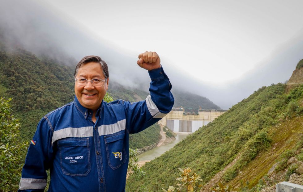 El presidente Luis Arce en el Proyecto Hidroeléctrico Ivirizu, en Cochabamba. 