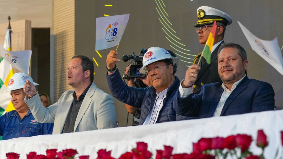 LA PAZ. El presidente Luis Arce en el acto de conmemoración de los 88 años de fundación de YPFB.