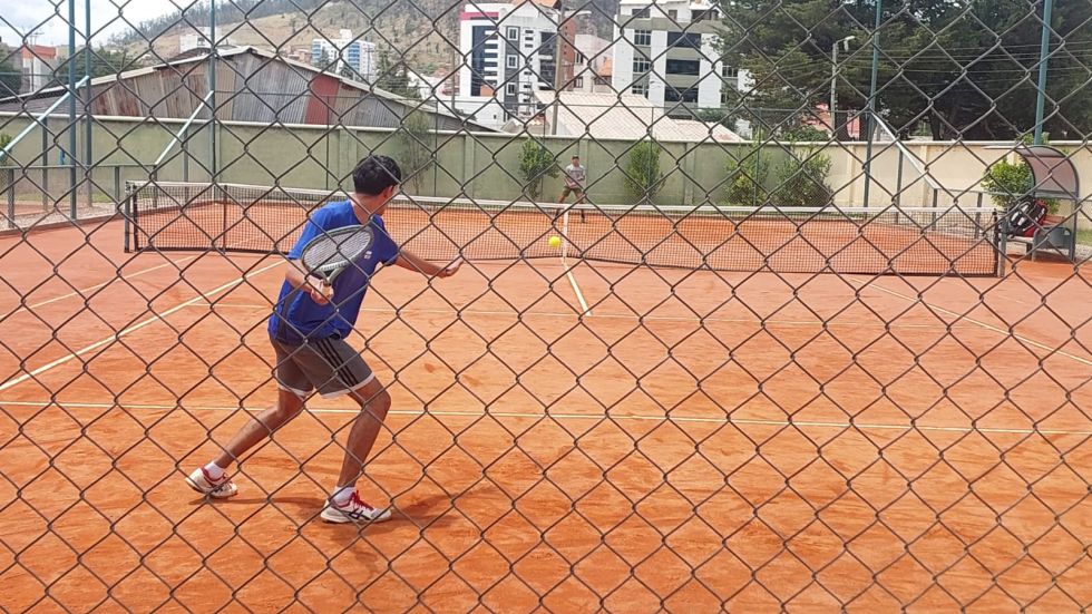 El campeonato internacional se disputa desde el lunes en las canchas del complejo de tenis La Madona.