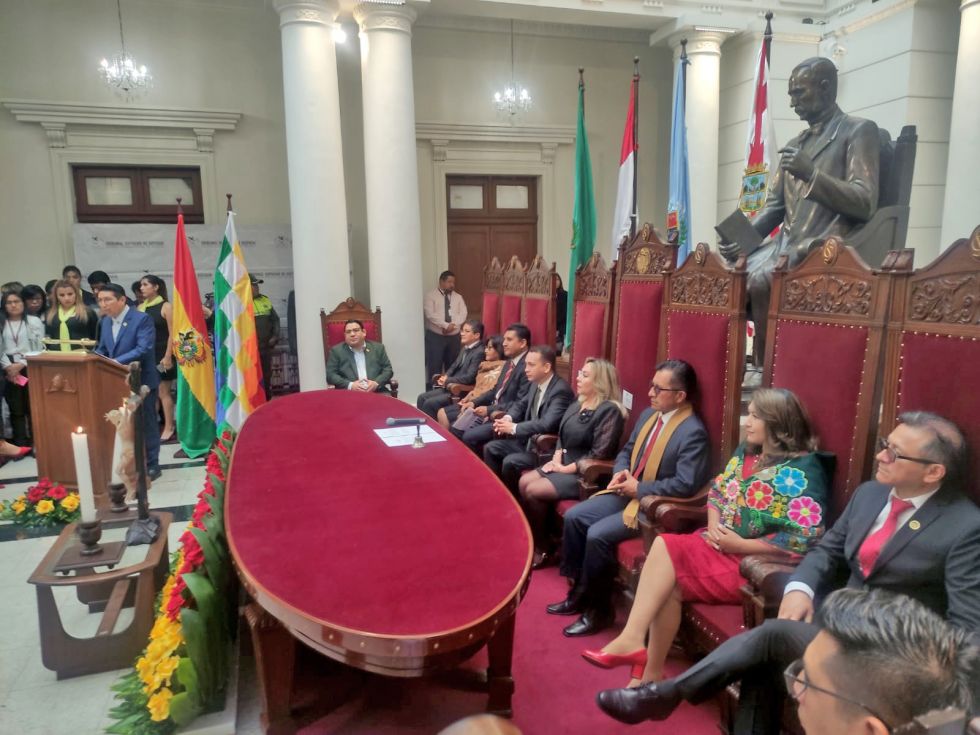 SUCRE. Las nuevas autoridades en el acto de posesión en el TSJ, el pasado martes.