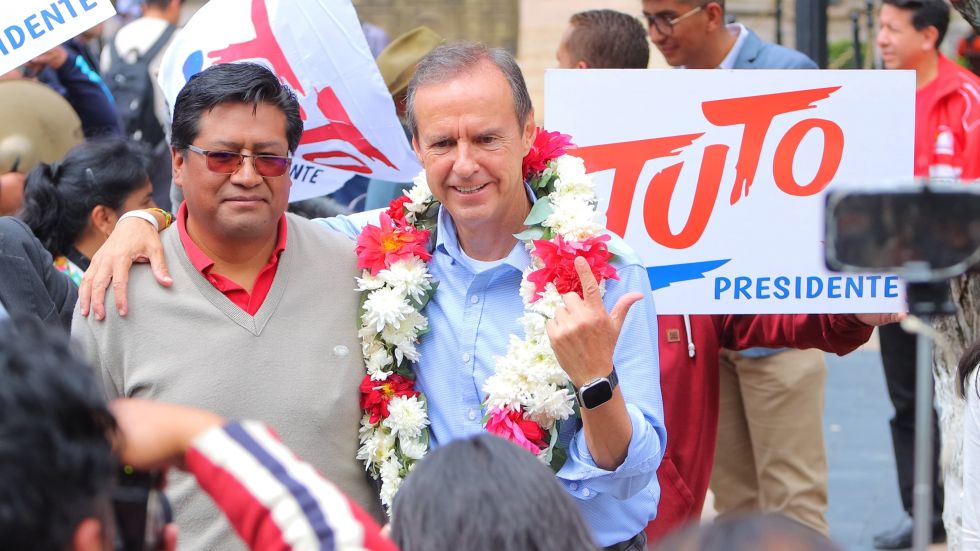 Jorge Tuto Quiroga en un encuentro con sus seguidores en Sucre.