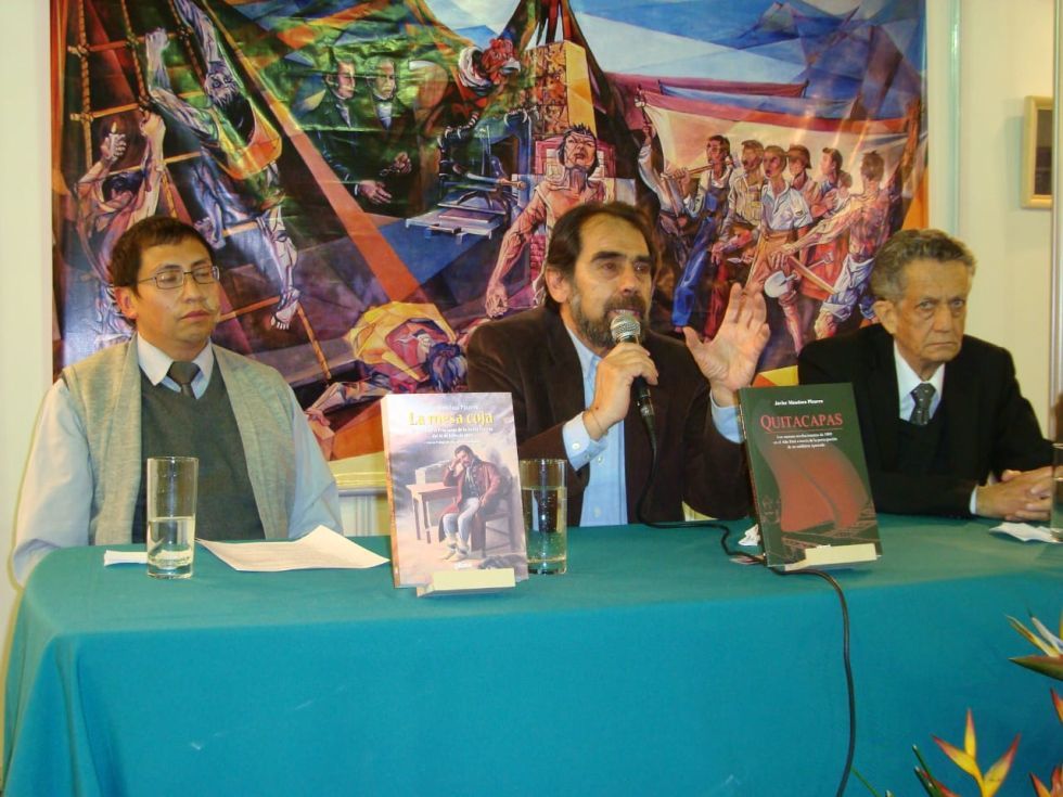 El escritor chuquisaqueño, desde España, escribe una memòria del intelectual Javier Mendoza, autor de La mesa coja y de El espejo aimiara