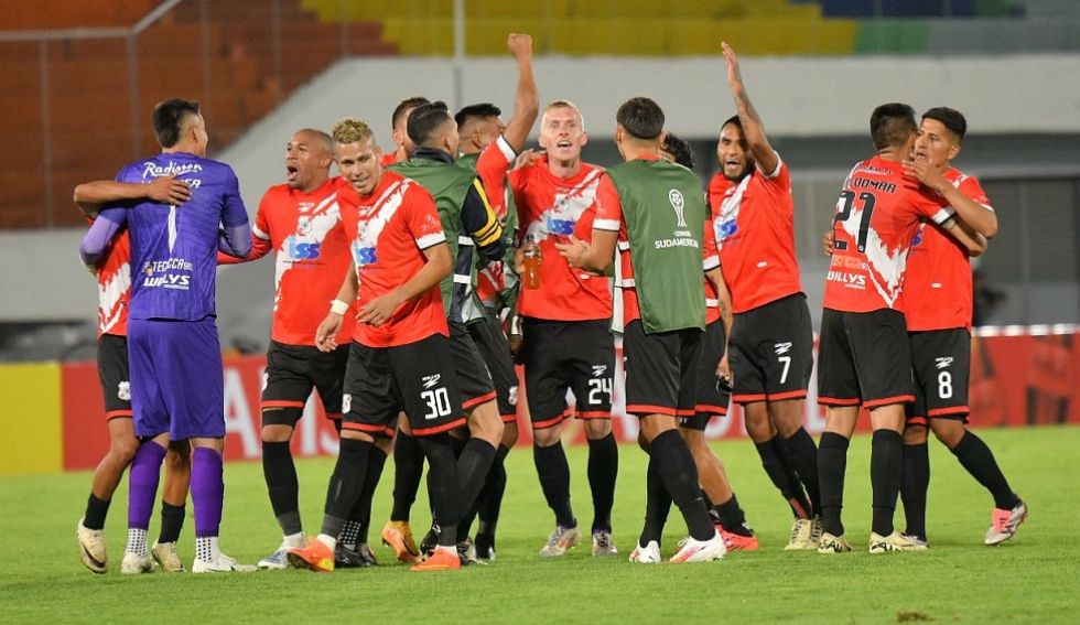 Los jugadores de Nacional Potosí celebran la clasificación a la fase de grupos de la Sudamericana.
