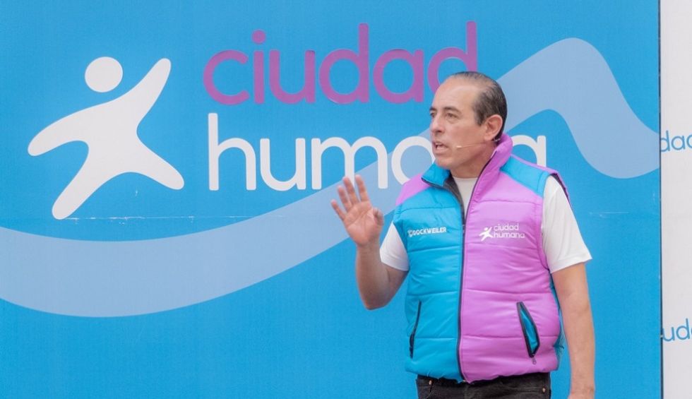 El excandidato a alcalde de La Paz, César Dockweiler, en la presentación de su nuevo proyecto político.