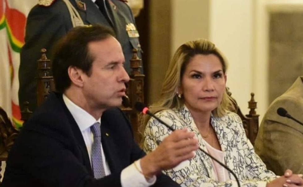 Jorge Tuto Quiroga (i) y Jeanine Áñez en una aparición anterior. 