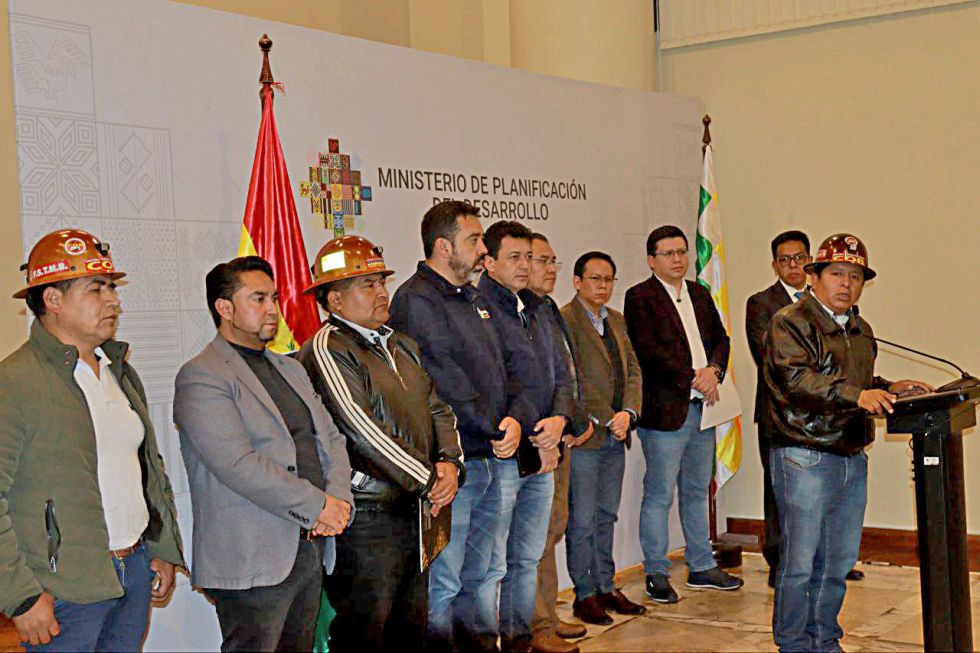 NEGOCIACIONES. El acto de inauguración de la mesa téncia que trata el tema.