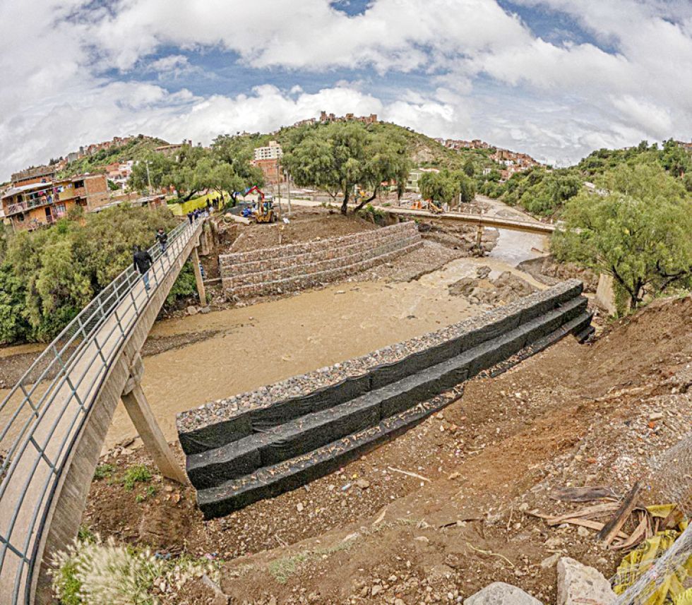 OBRAS. El puente de Bajo Aranjuez fue demolido y se construye uno nuevo, de dos vías.