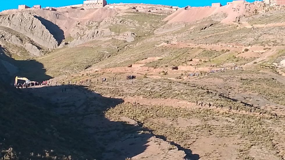 AVASALLADORES. Otra vez hubo una gran movilización para tomar los predios de Cantumarca.