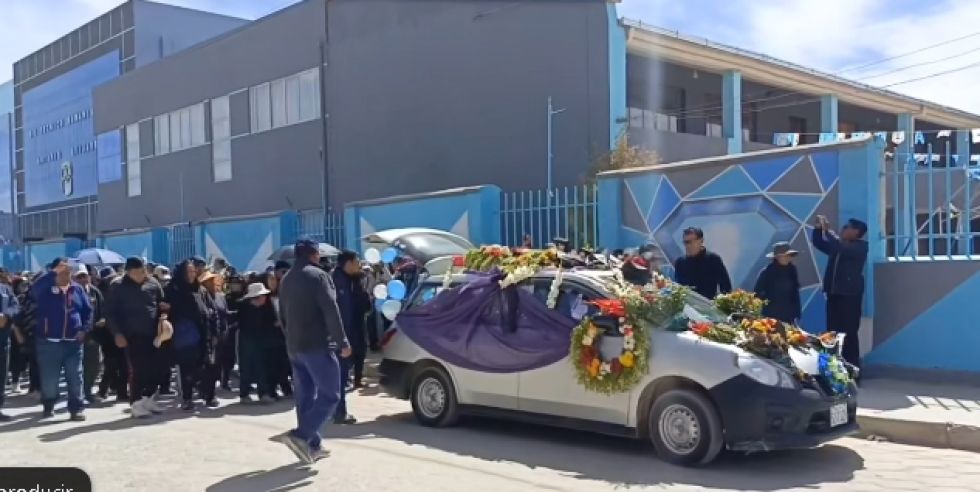 Este lunes, padres de familia realizaron una marcha exigiendo a la Fiscalía acelerar las investigaciones.