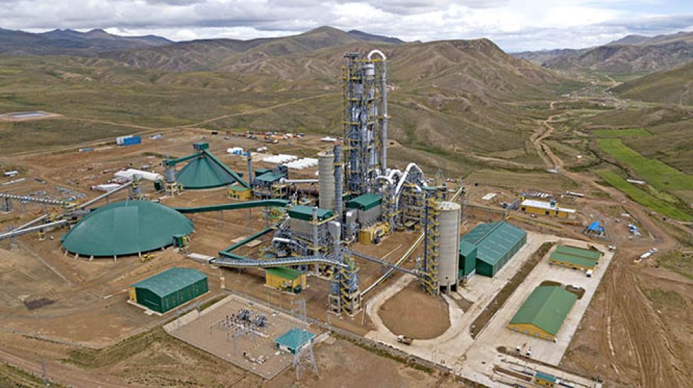 ORURO. La planta de producción de la empresa estatal de cemento en el municipio de Caracollo.
