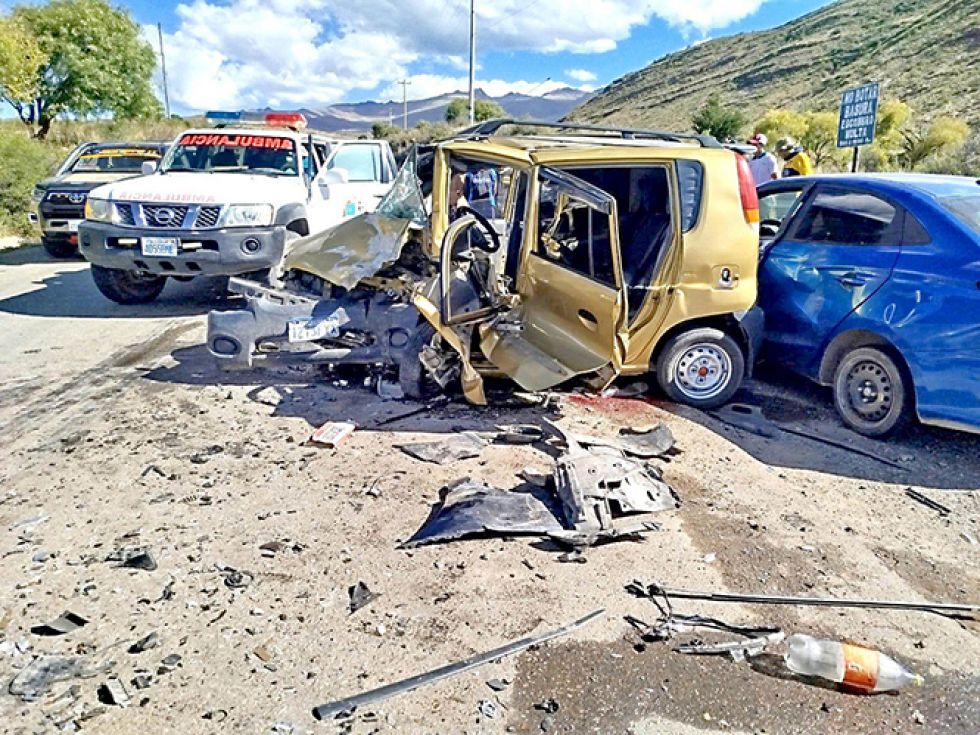 DOLOR. Se conoce que el accidente ocurrió por la invasión de carril de uno de los vehículos.