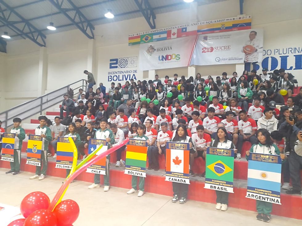 Anoche se inauguró el Panamericano de Squash 57 en el complejo municipal de raquetas.