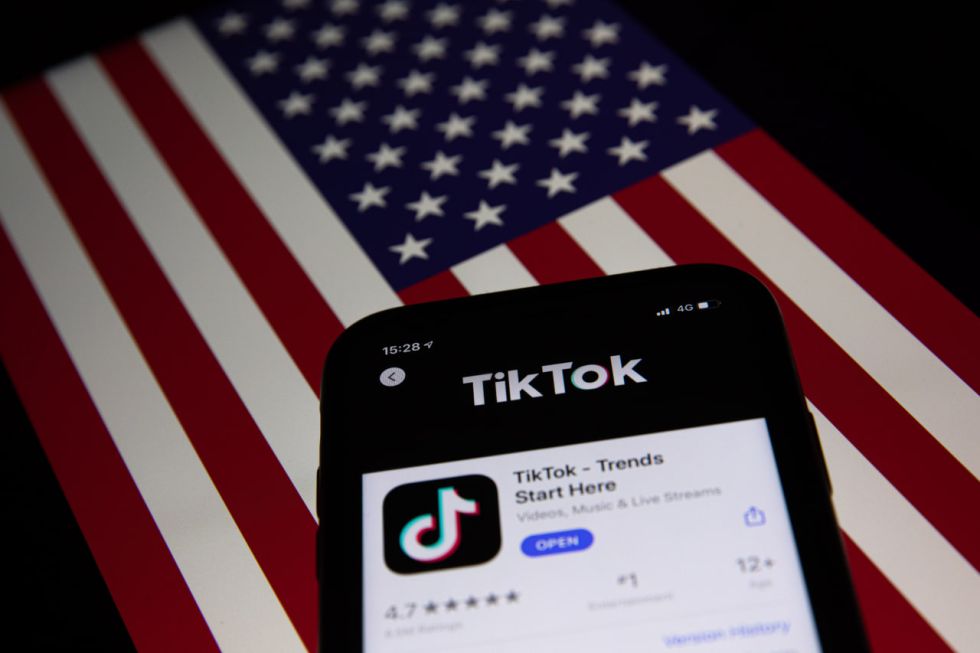 Vista de la aplicación TikTok en la pantalla de un teléfono móvil, en una fotografía de archivo.