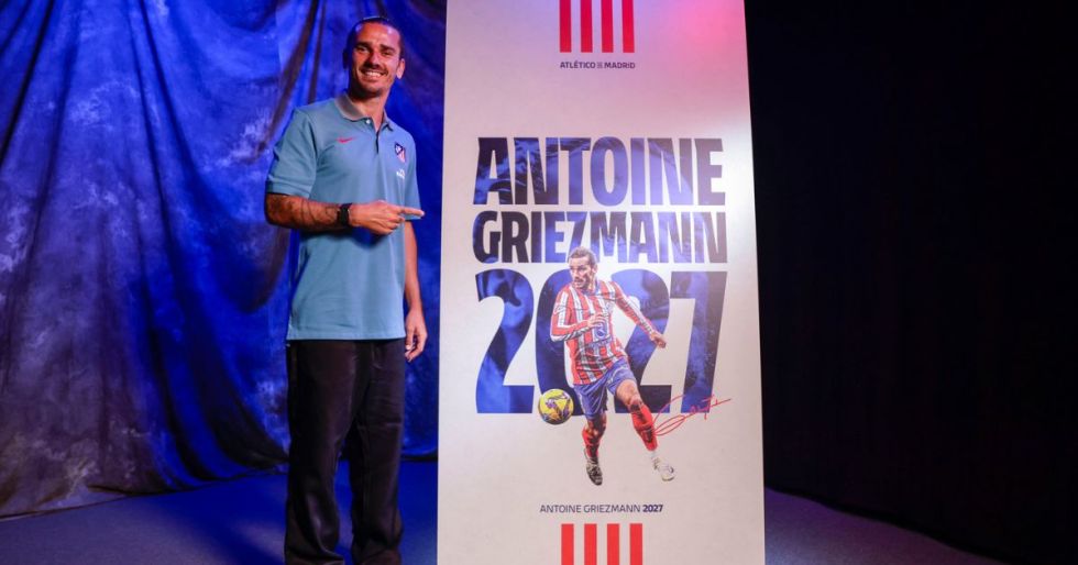 El Atlético de Madrid completó este lunes la ampliación de contrato del delantero Antoine Griezmann