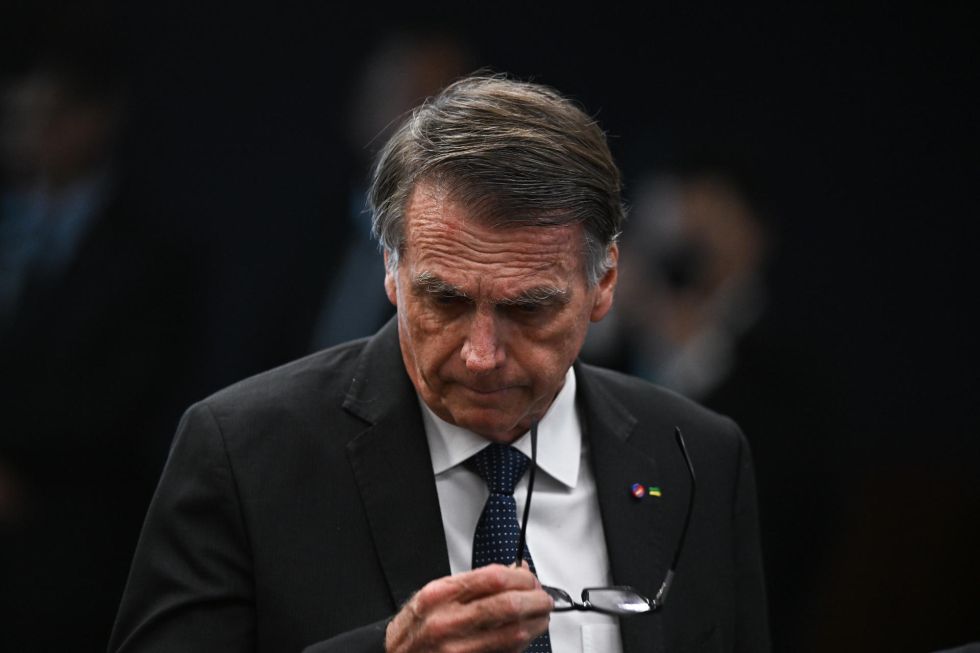 El expresidente de Brasil (2019-2022), Jair Bolsonaro, asiste a la segunda sesión de interrogatorio ante el Tribunal Supremo este martes, en Brasilia.