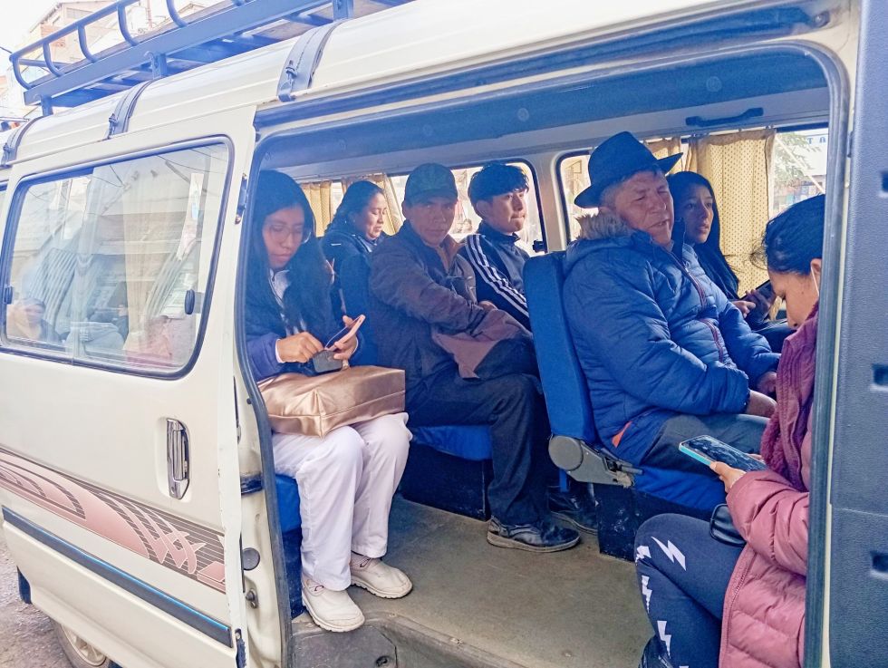 SUCRE. Por segundo día consecutivo los ciudadanos se transportaron en lo que pudieron,