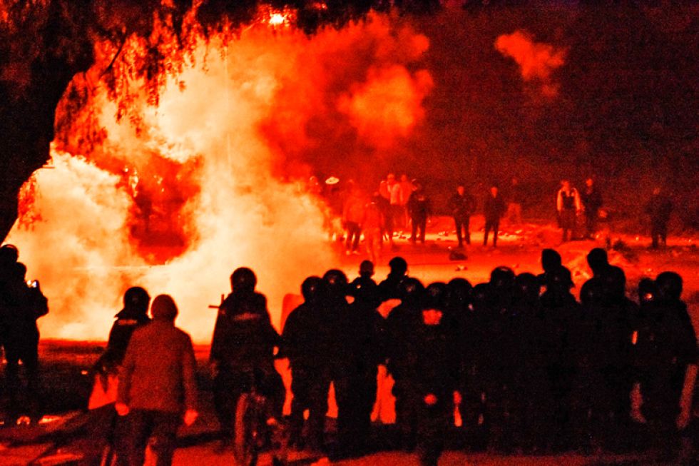 CONFLICTO. Enfrentamiento entre policías y seguidores de Evo Morales en Río Khora, Cochabamba.