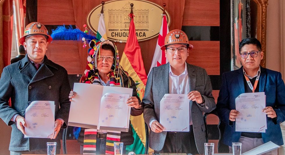 Las gobernaciones de Chuquisaca y Potosí suscribieron un convenio de cooperación.